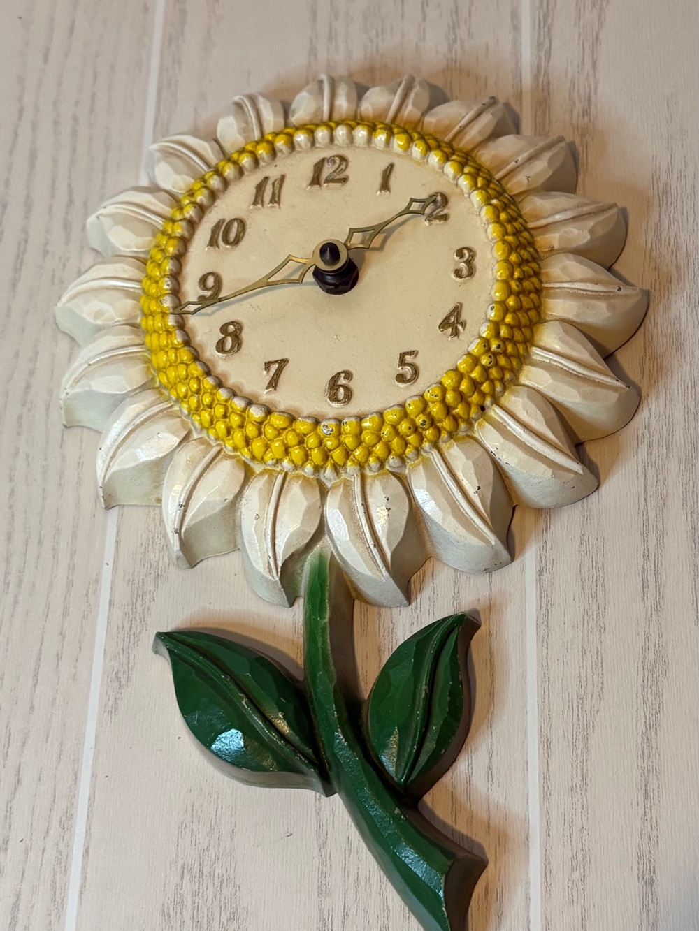 Vintage 1967 Sexton Cast Aluminum Sunflower Wall Clock